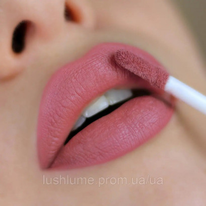 Belor Design Блеск для губ суперстойкий Million kisses тон 212